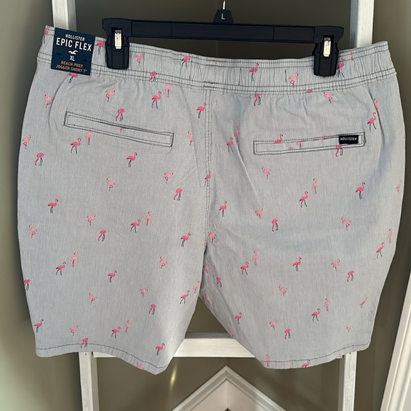 Mens Hollister elastic waist shorts with flamingos-size XL - Picture 2 of 4